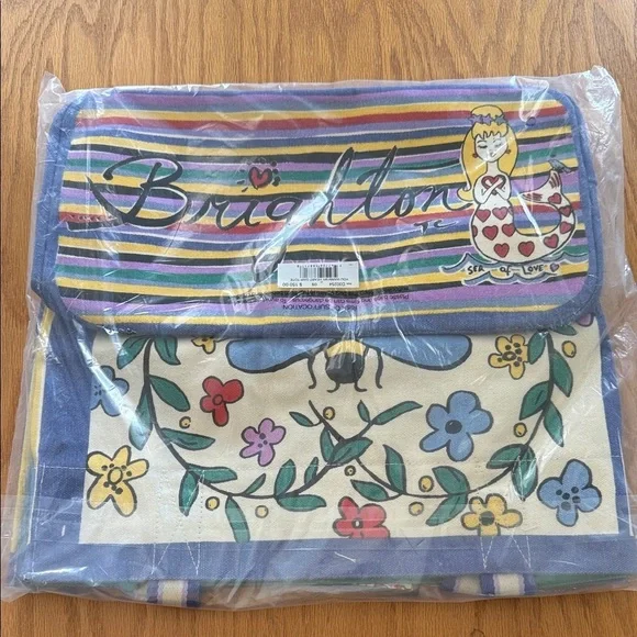 NWT Brighton You Warm My Heart Tote - Floral Love Bee Happy - Picture 3 of 8